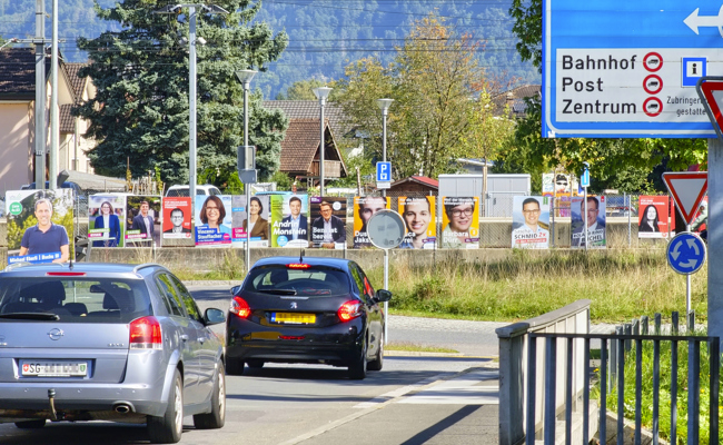 Im Plakatwald: Für die Köpfe an der Strasse gibt es klare Regeln