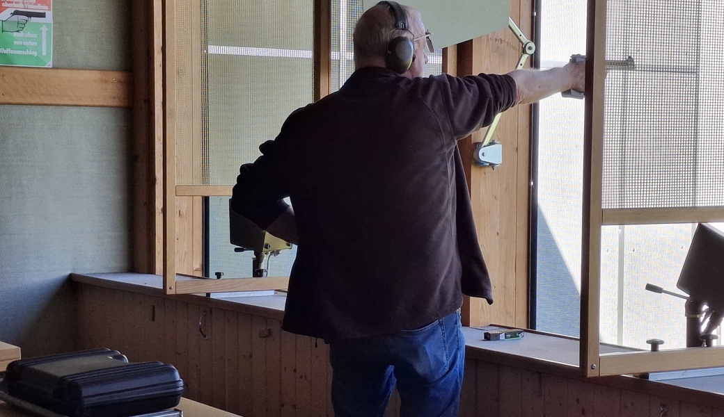 Konzentriert bei der Sache: Heinrich Rhyner von den Pistolenschützen Liechtenstein.