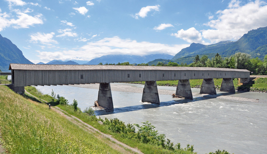 Der Rhein wird aufgeweitet: Auf der Seveler Seite scheinen die Hürden weniger hoch zu sein als in Liechtenstein.