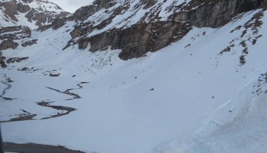 Zwei vermisste Skitourengänger bei einem Suchflug tot aufgefunden