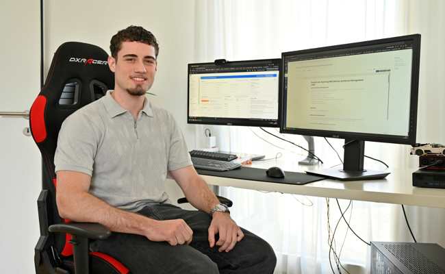 Elia Gantenbein misst sich mit den besten Schweizer Junginformatikern