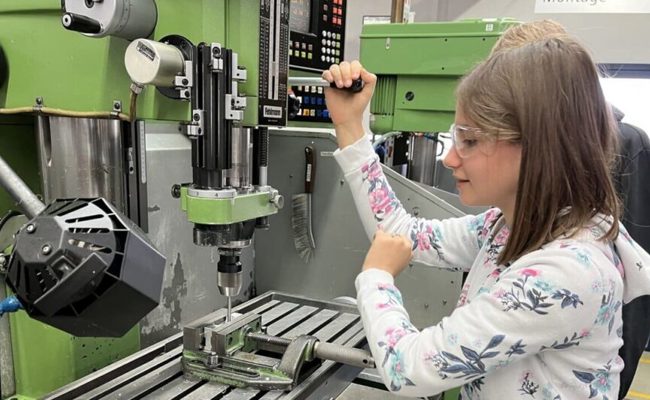 Fitna-Tage: Eintauchen in die Welt der Technik und der Naturwissenschaften
