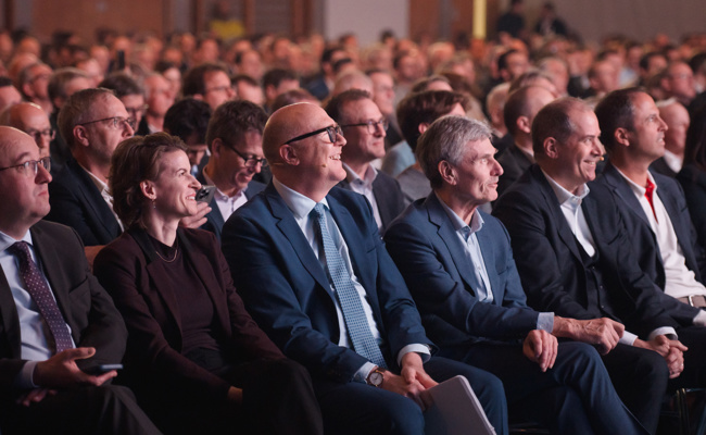 Wie kann sich die Schweiz in neuer Weltordnung zurechtfinden? Suche nach Antworten am Wifo