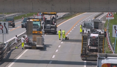 Hitze lässt Fahrbahnbelag auf A13 erneut aufbrechen