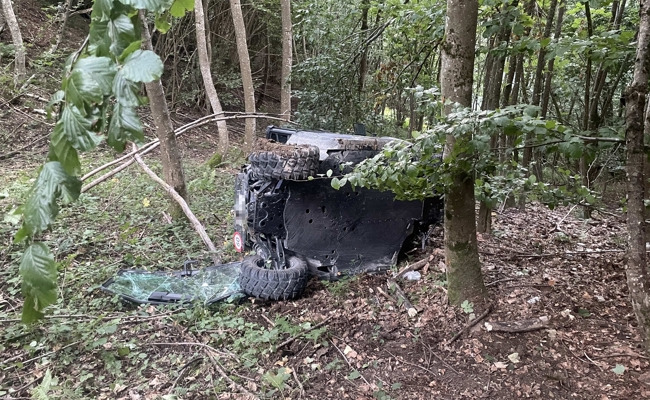 Mit Traktor hundert Meter abgestürzt: 87-Jähriger tödlich verunglückt