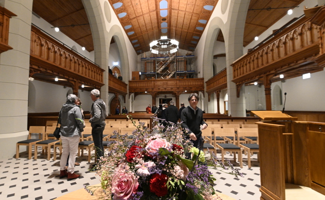 «Schön geworden»: In der Kirche riecht es nach Neu