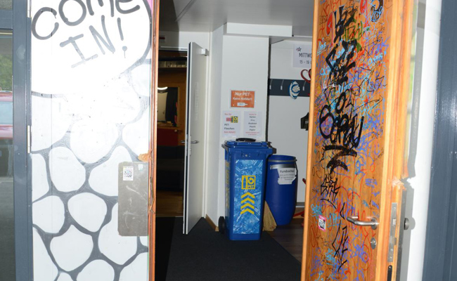 Mit Werkzeug eingebrochen und Spielkonsole gestohlen