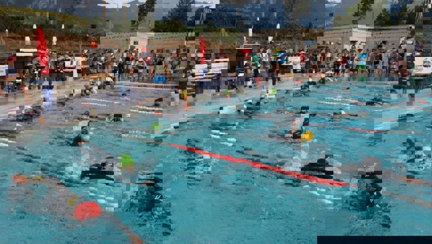  Start zum Swissultra im Schwimmbecken: Der allererste im Jahr 2023 soll gemäss OK-Präsident Norbert Lüftenegger am 20. August erfolgen. Archivbild: Robert Kucera