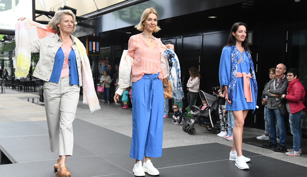 Bunter Markt mit toller Trendshow