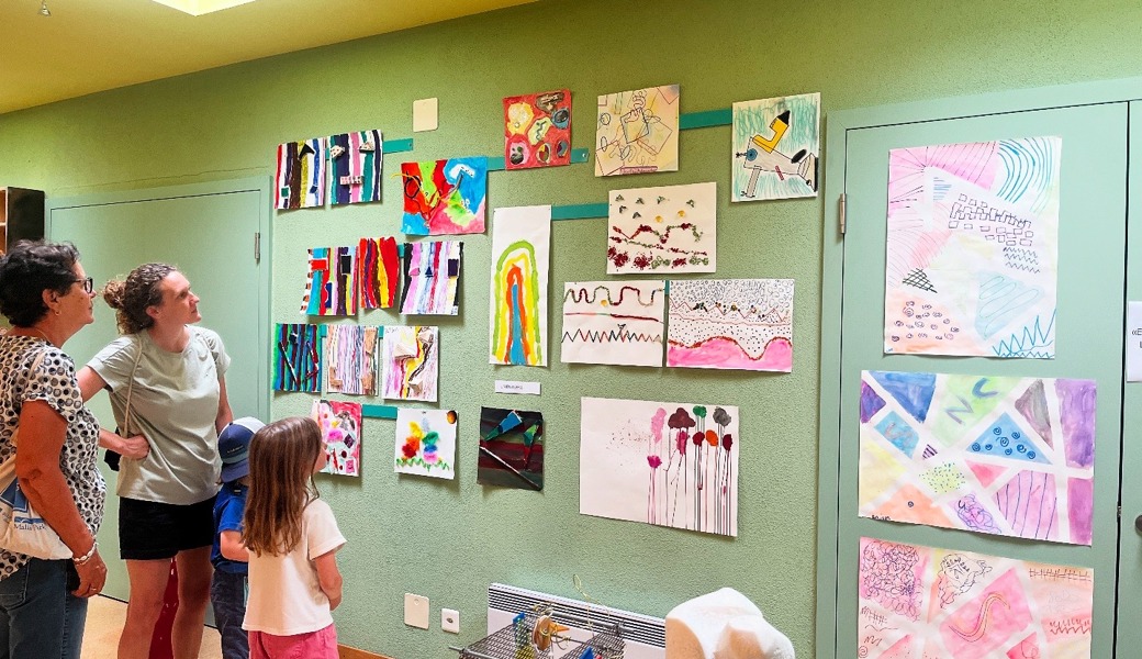 In der Bildschule gab es Werke der über 60 Kursteilnehmerinnen und Kursteilnehmer zu sehen. 