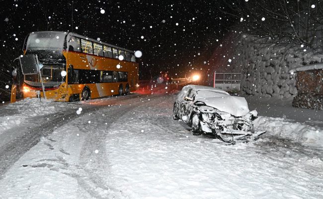 80 000 Franken Sachschaden nach Kollision zwischen Postauto und Auto