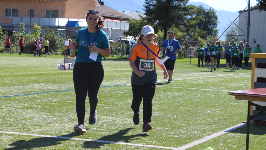 In 30 Minuten lief man gemeinsam 525 Kilometer.