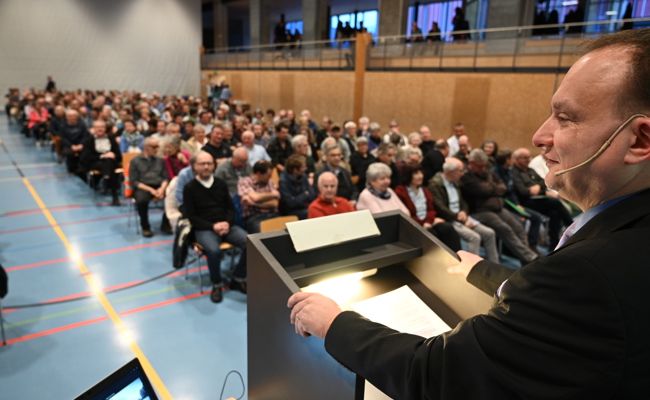 Sägereineubau und Schulerweiterung Feld heftig umstritten