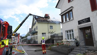 Feuer im Dach des EW-Ladengebäudes: Hunderttausende Franken Schaden