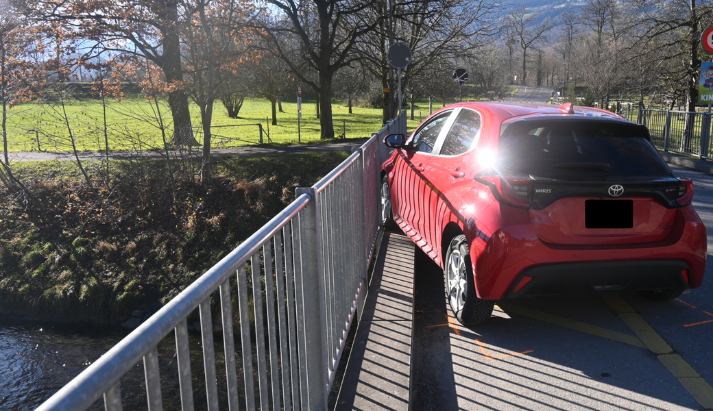 Die Fahrerin des Unfallautos wurde noch vor Ort reanimiert. Später starb sie aber im Spital.