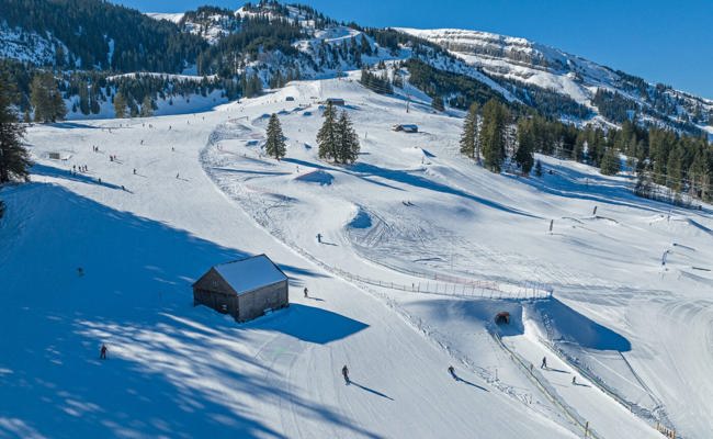 Liftbetreiber hoffen auf Schnee – Hotel und Ferienwohnungen sind gut gebucht
