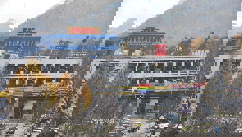  Blick auf das Areal beim Kreisel, wo vor einigen Wochen Visiere gesetzt wurden. 