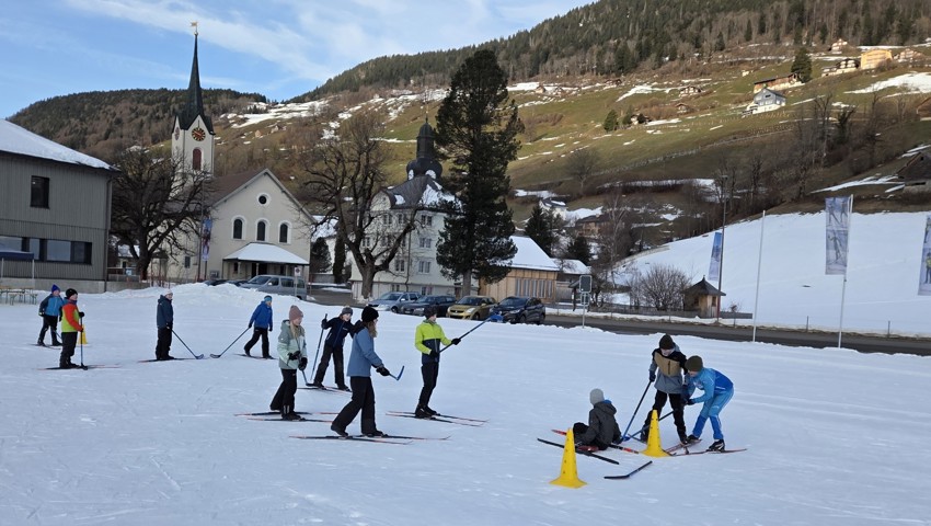 Auf und neben der Loipe war die Freude aber auch die Motivation der Teilnehmenden spür- und sichtbar.