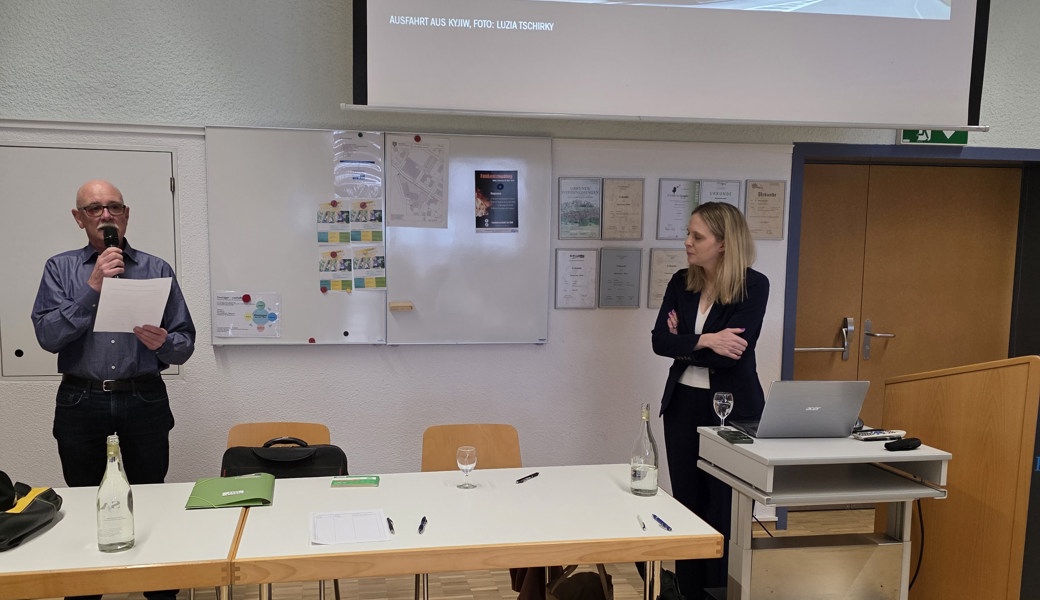 Eine kurzweilige Tagung: Präsident Leo Gschwend (Grabs) und Referentin Luzia Tschirky (Sargans/Zürich). 