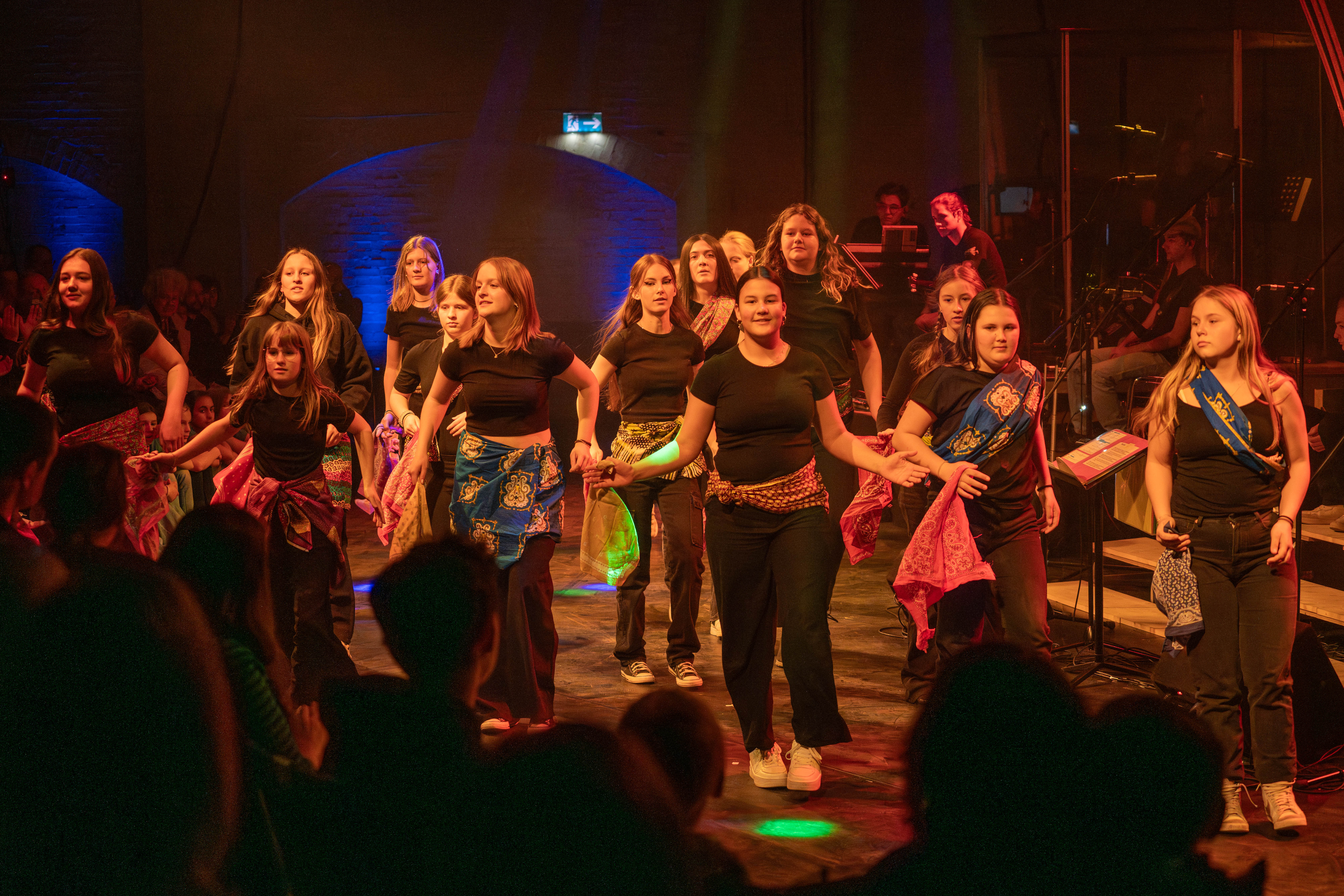 Kreative Tanzeinlagen lockerten das Programm auf.