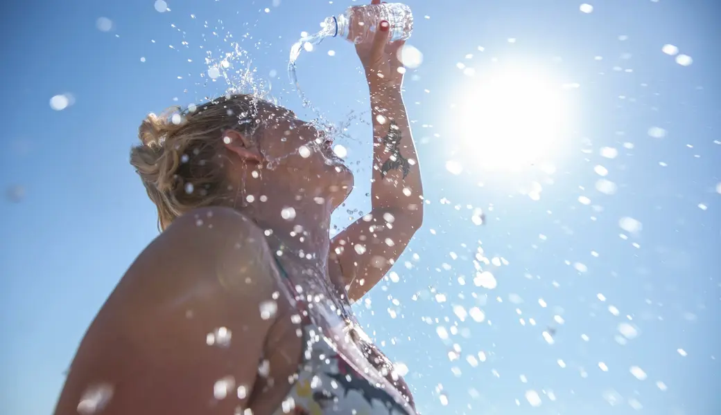 Der grosse Hitze-Guide: Was ein Arzt, ein Hydrologe und ein Rettungsschwimmer raten