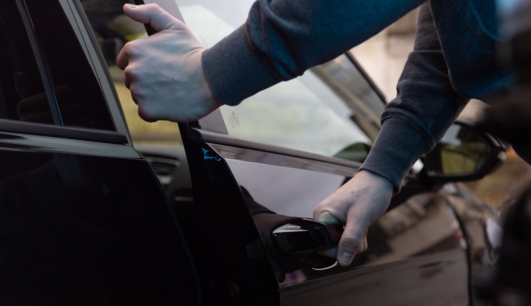 In Sevelen und Buchs fanden Diebe Wertsachen in Autos vor. Sie hatten dabei leichtes Spiel, denn die Fahrzeige waren unverschlossen.