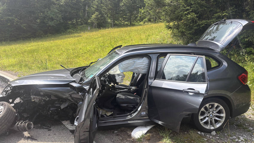 Alle Insassen der Unfallfahrzeuge wurden verletzt.