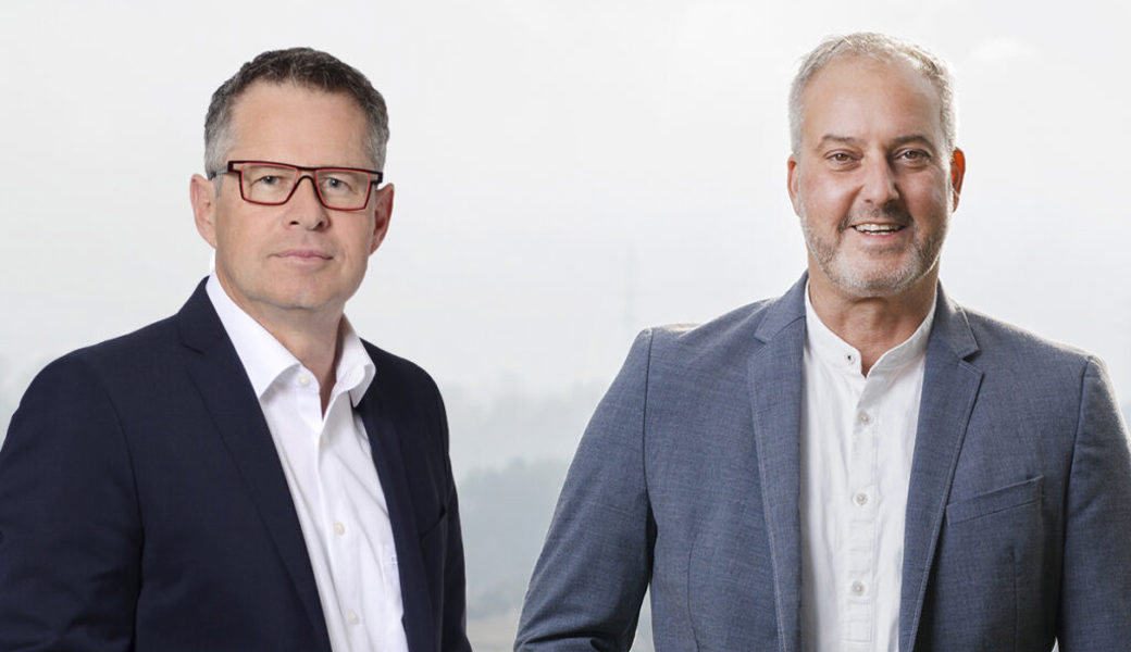  Diego Forrer (links) und Rolf Pfeiffer (rechts) stellen sich de Fragen beim Wahlpodium. Bildcollage: WO/PD