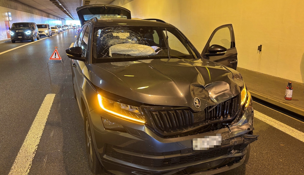 Bei dem Unfall kam es zu erheblichem Sachschaden.