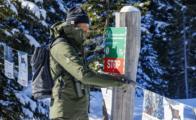 Ranger sensibilisiert Menschen für die Natur