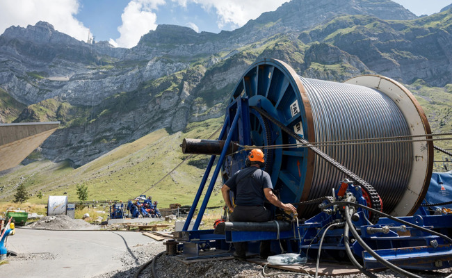 Seilzug für die neue Bahn: Meter um Meter Richtung Säntisgipfel