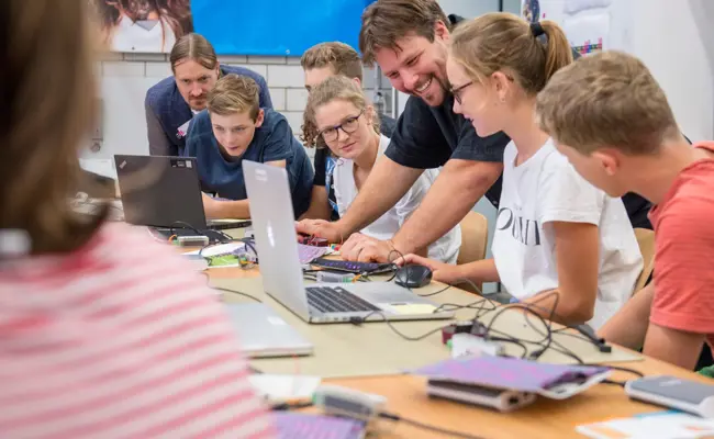 «Kein Ersatz fürs Denken»: St.Gallen investiert 800'000 Franken in KI-Schulung für Lehrpersonen