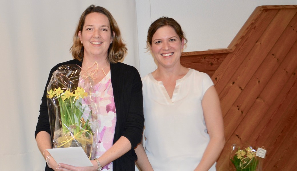 Die bisherige Betriebsleiterin Anja Eggenberger, wird von der Präsidentin Sibylle Good verabschiedet. Die bisherige Betriebsleiterin Anja Eggenberger, wird von der Präsidentin Sibylle Good verabschiedet.