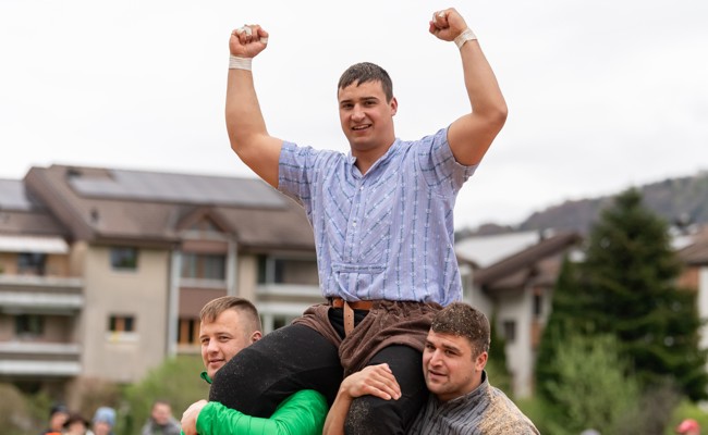 Verbandsschwingfest: Festsieg führt über Werner Schlegel