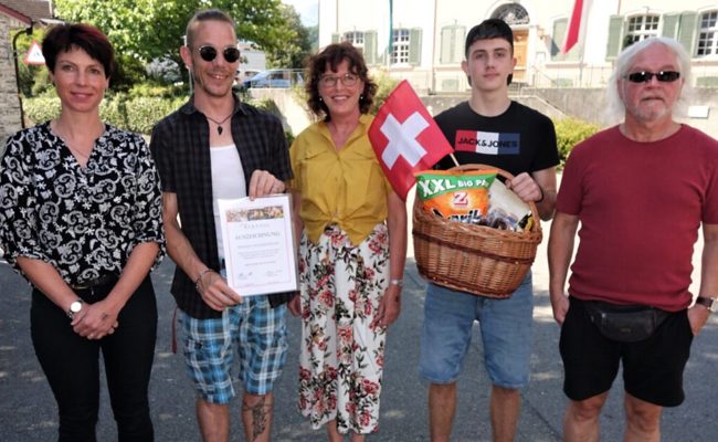 «Schwimmbad-Essen» als Dankeschön für die Freiwillgen des Waldbades