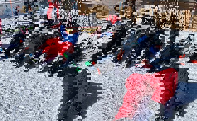 Genussvolle Wintersporttage der Oberstufe bei bestem Wetter im Skigebiet Pizol