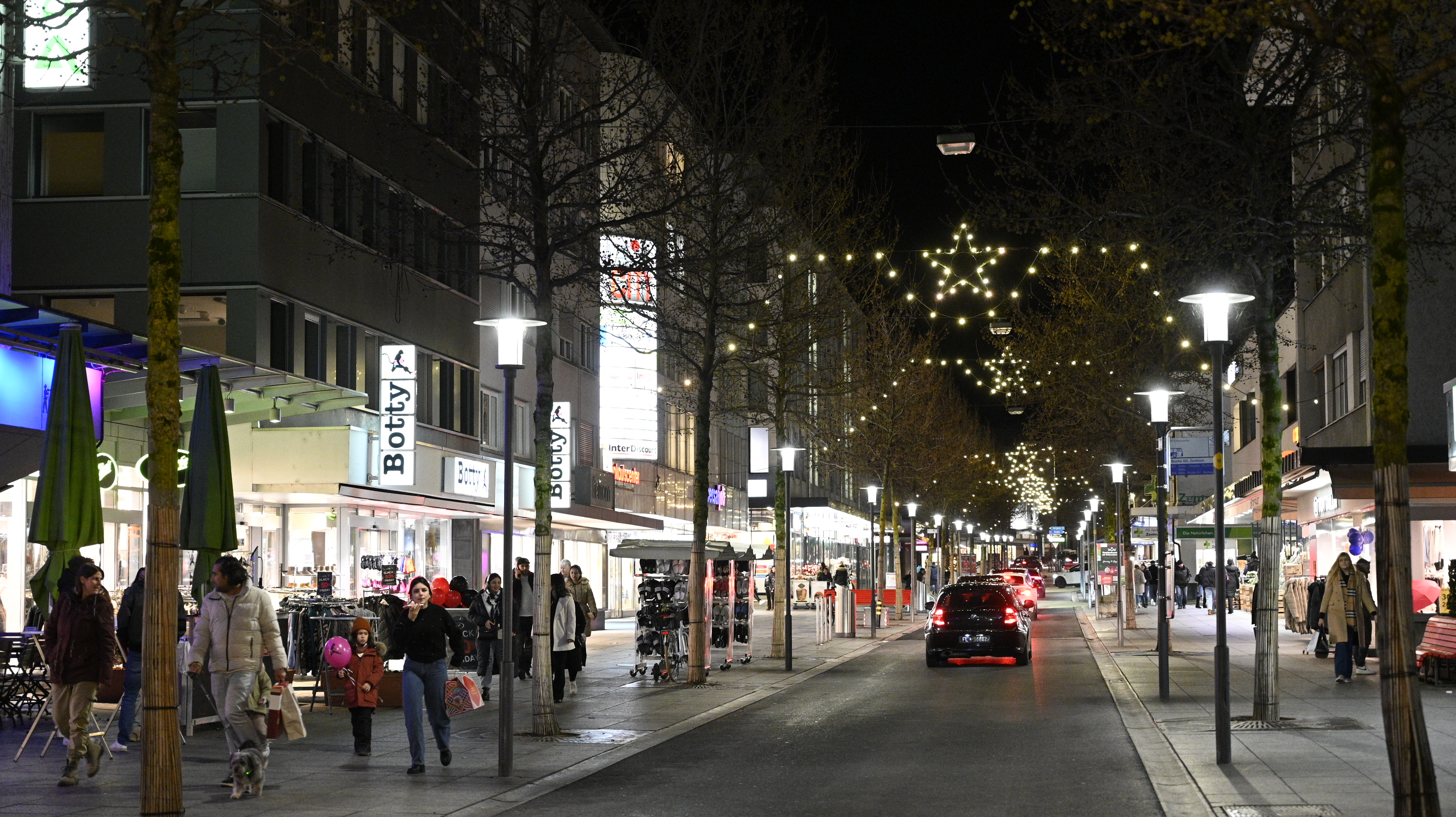 Umfrage: «Fürs Verkaufspersonal wären längere Öffnungszeiten nicht schön»