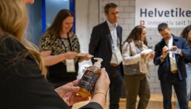 Helvetikett AG zeigt Unternehmensfokus: Effizienz und Nachhaltigkeit