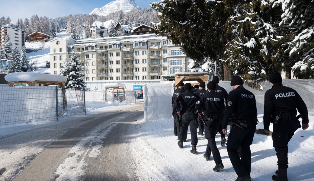 Polizist fragte Kollegin bei WEF-Einsatz nach Sex – erhalten hat er die Kündigung: Jetzt hat das Bundesgericht entschieden