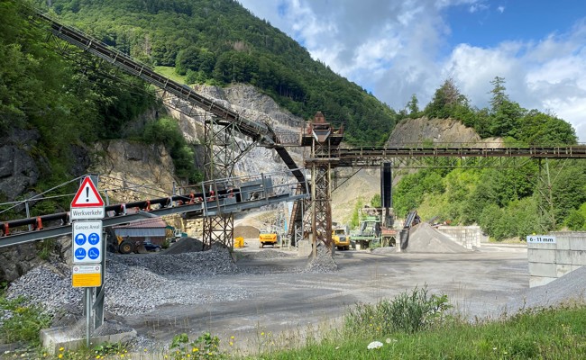 Das Parlament will im Steinbruch das letzte Wort haben