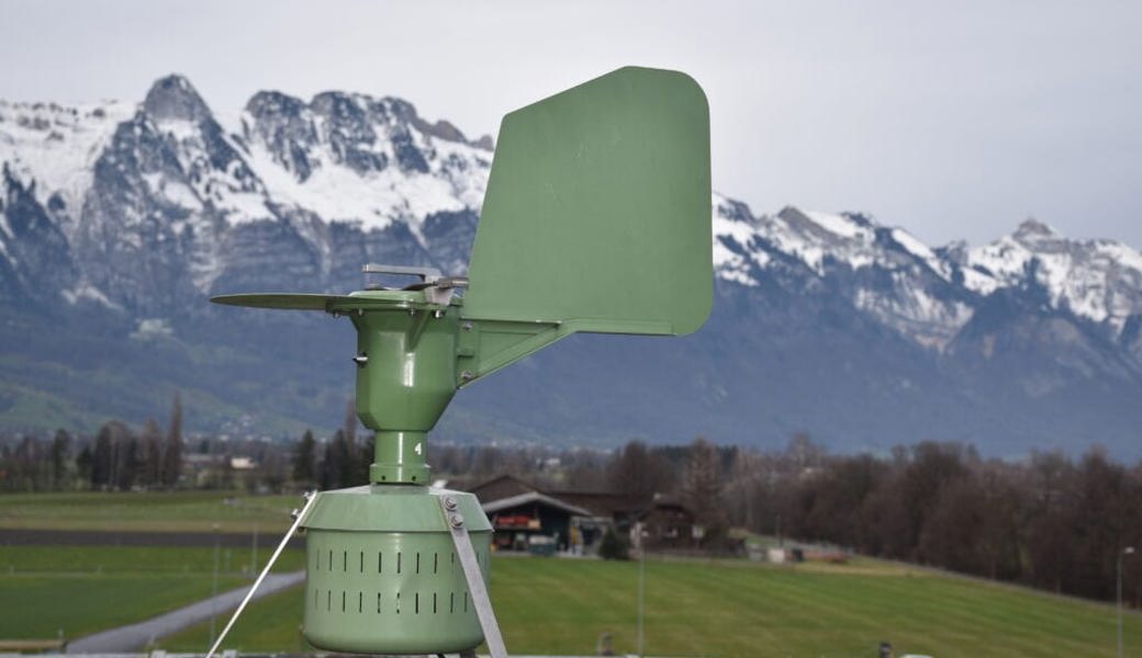  Seit 1984 werden auf dem Dach der Ostschweizer Fachhochschule (früher NTB) Pollen mit einer volumetrischen Pollenfalle gesammelt und ans Bundesamt für Meteorologie geschickt. 