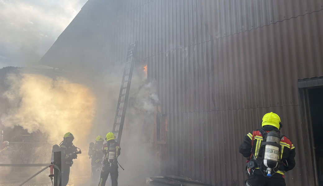 Der Brand brach im Strohlager aus. 