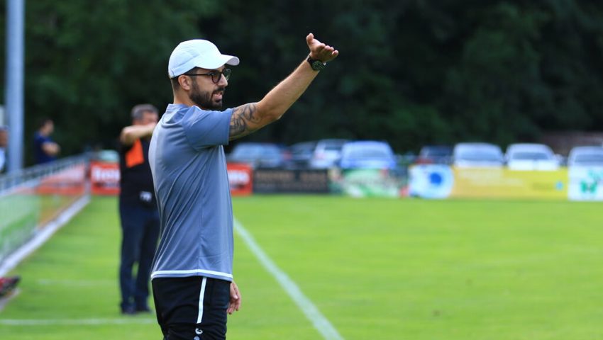  Buchs-Trainer Gerardo Clemente bildet sich nichts darauf ein, dass man als Leader in die Rückrunde startet. Denn diese ist selten das Spiegelbild der Vorrunde. Archiv: Robert Kucera