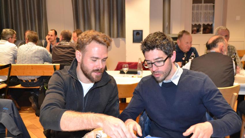 Mario Gähwilder und Manuel Quinter (von links), Firma Eberle AG, Bazenheid, engagieren sich für die Realisierung eines Toggenburger Alparchivs.