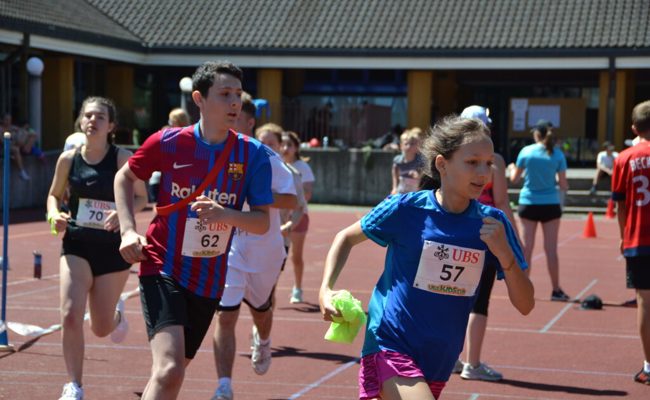Ein Genuss für die Schülerschar: Spiel, Sport und Spass bei Sonnenschein