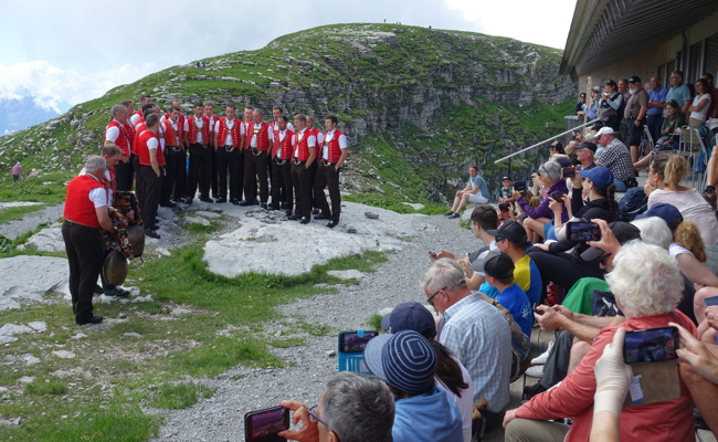 10 Jahre neues Gipfelrestaurant auf dem Chäserrugg