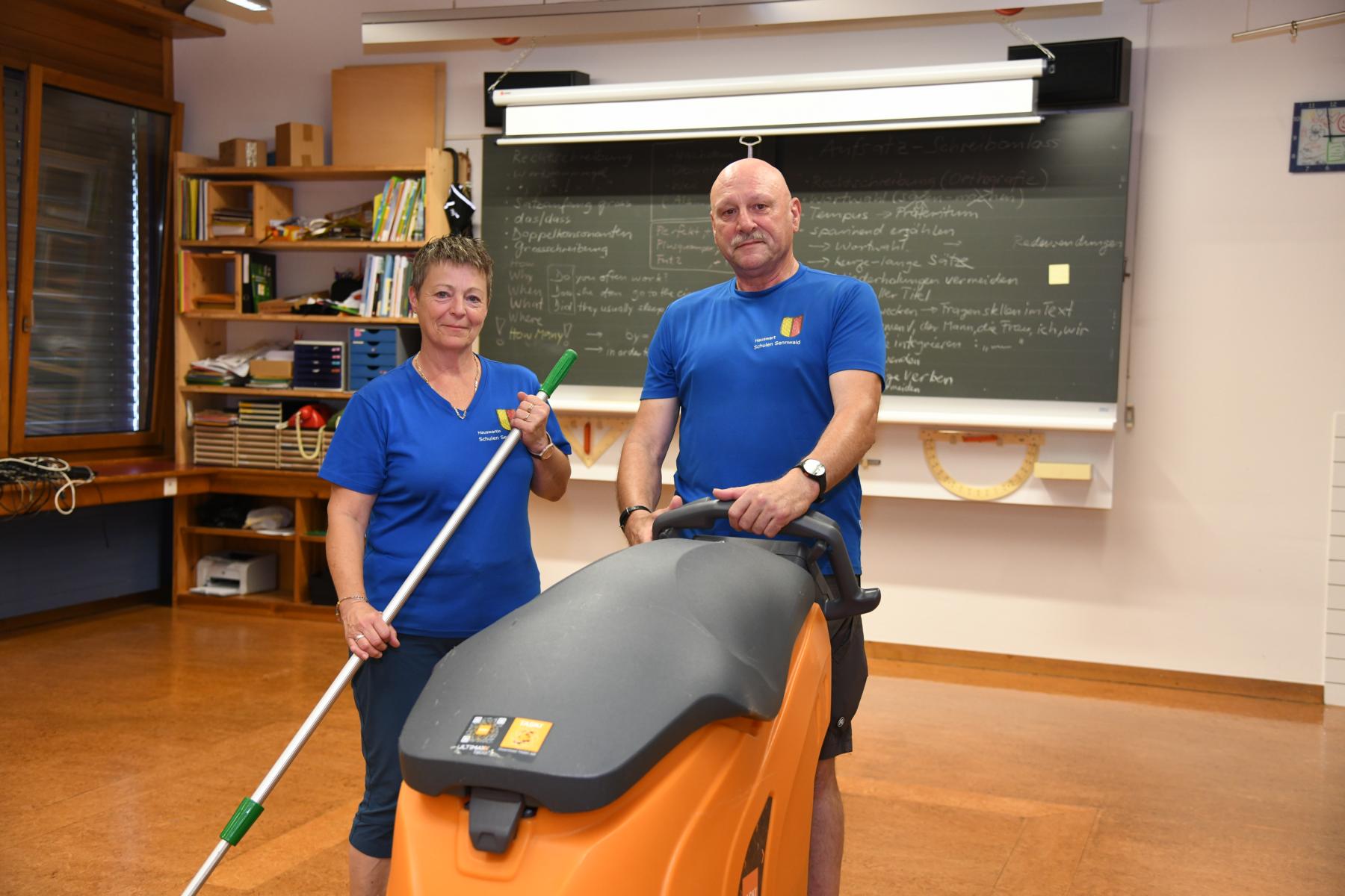 Blitzblank ins neue Schuljahr: Für Hauswarte sind Sommerferien eine strenge Zeit