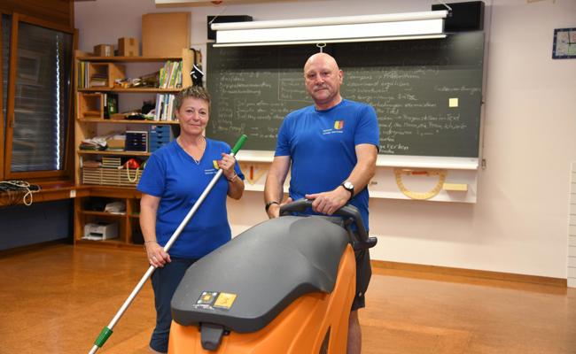 Blitzblank ins neue Schuljahr: Für Hauswarte sind Sommerferien eine strenge Zeit