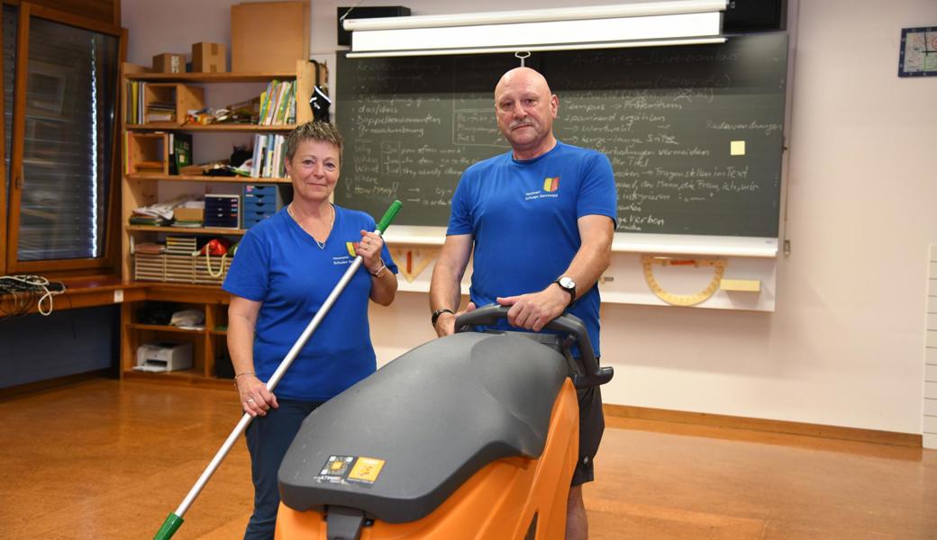 Seit 21 Jahren sind Renate und Reto Siegrist Hauswarte der Schulanlage Türggenau – bald gibt es einen Wechsel.