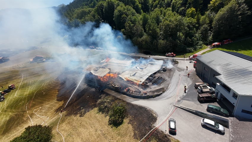 Nach rund fünf Stunden war der Brand unter Kontrolle.